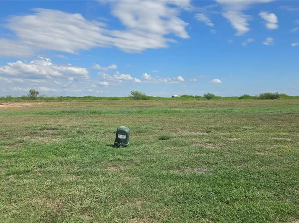 3339 Camp Hulen Dr, Palacios, TX 77465