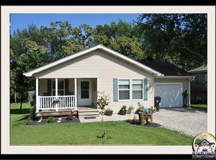 2208 SE Highland Ave, Topeka, KS 66605
