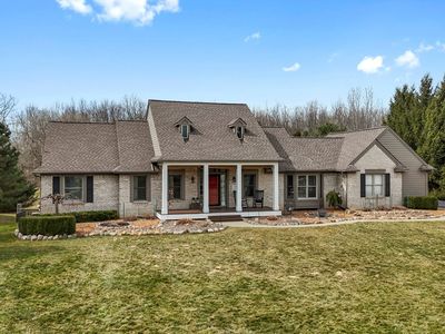 9123 Salem Farms Dr, South Lyon, MI, 48178