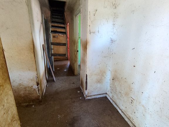 5th image of 71 Oakwood Ln