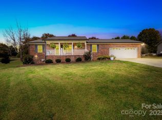 115 Morrison Creek Rd, Statesville, NC 28625