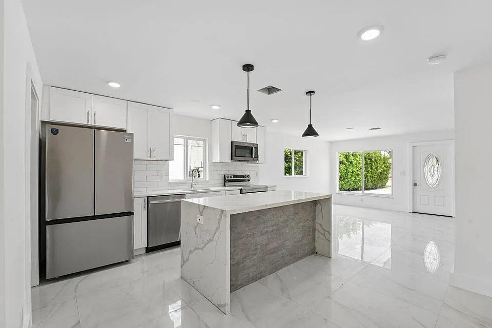 4 bed, 1853 sqft, $3,500 — Photo 3