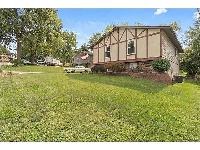4 Shadow Wood Ct photo 1