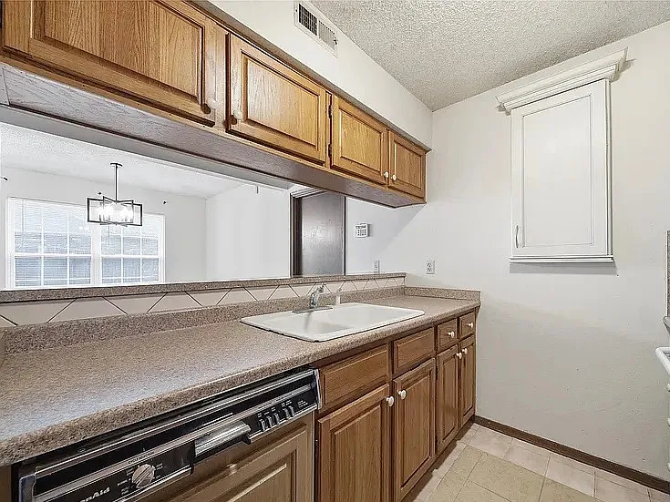 6738 S 78th East Ave - 6738 S 78th East Ave Tulsa OK 74133 — Photo 4