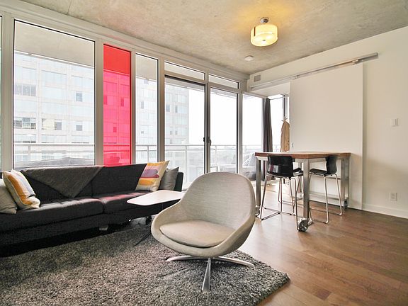 3rd image of 324 Laurier Ave W #2010