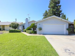 210 Poppy Ln, Clovis, CA 93612