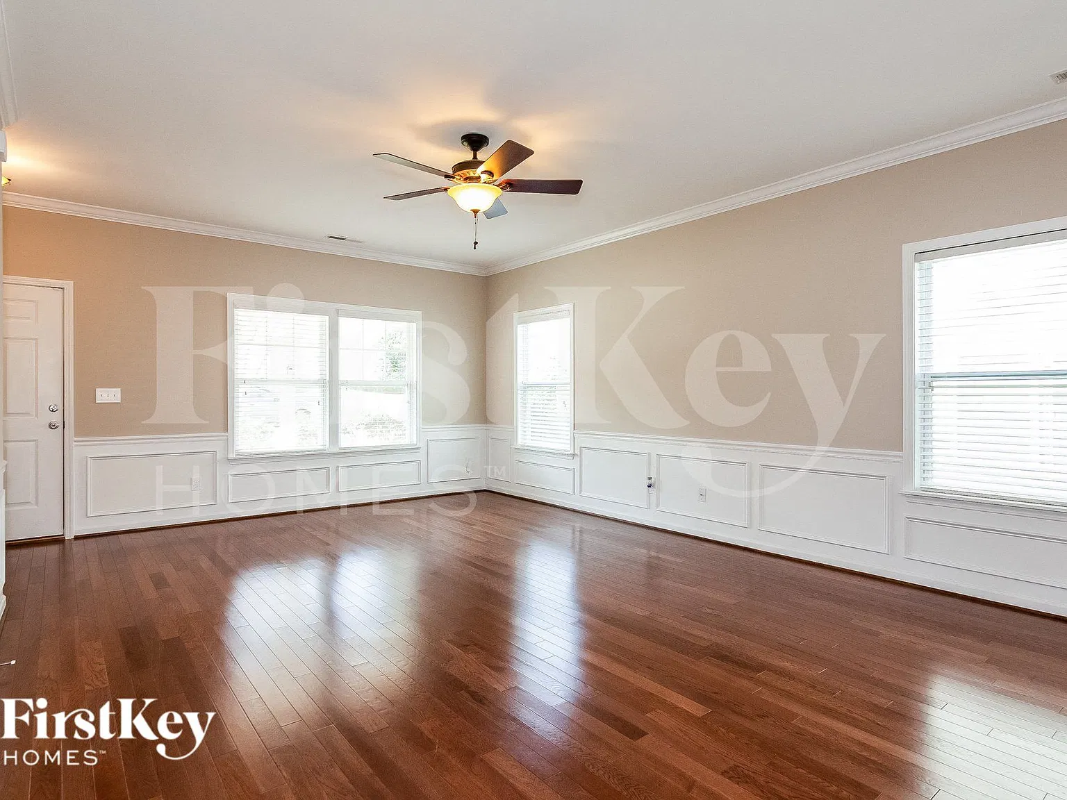 3 bed, 2.5 bath, 1944 sqft, $2,375 — Photo 3