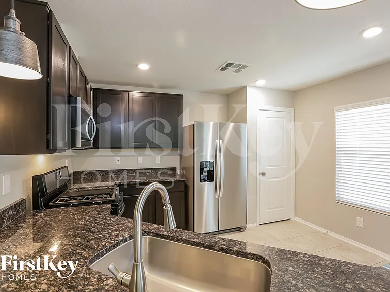 9316 Polwarth Ct — Photo 5