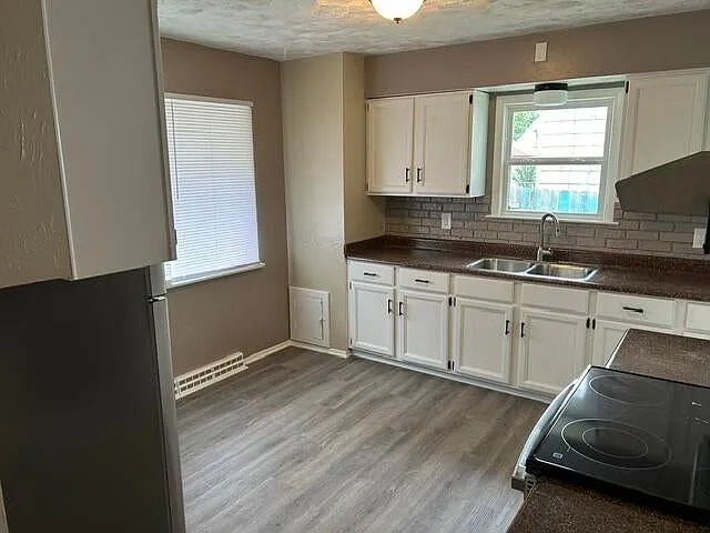 3 bed, 1.5 bath, 1100 sqft, $1,700 — Photo 4