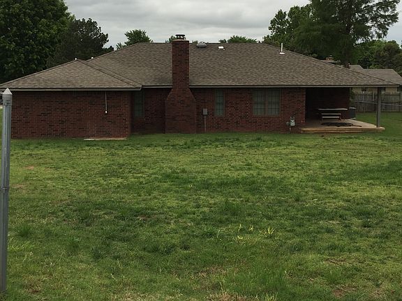 3rd image of 801 Willow Creek Cir