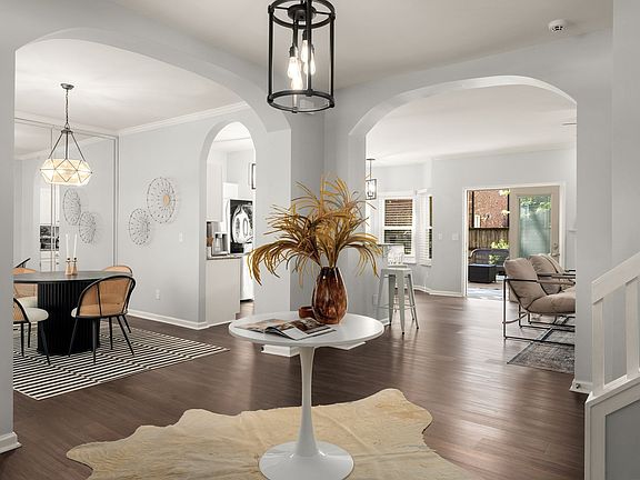 5th image of 168 Clarendon Cir