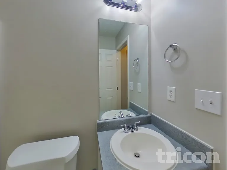 410 Red Oak Ct — Photo 12