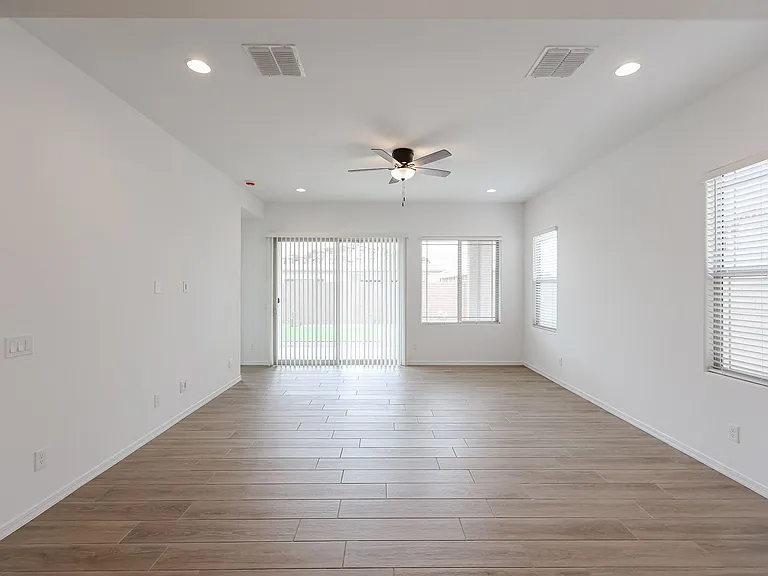 7665 W Smoketree Dr — Photo 6
