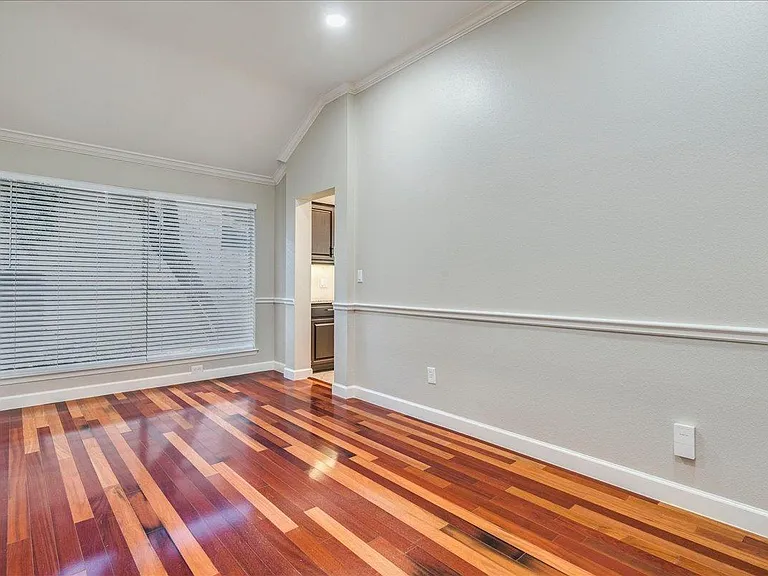 6530 Needham Ln — Photo 12