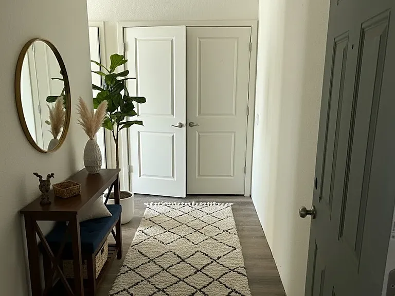 422 N 71st Ave — Photo 10