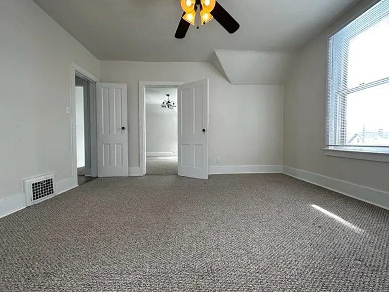 2707 Forest Ave — Photo 19