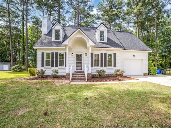8218 Dunholme Dr, Fayetteville, NC 28304