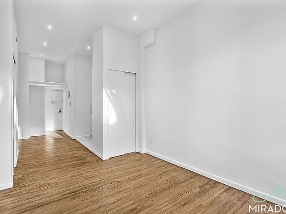 4th image of 26 E 13th St APT 4B