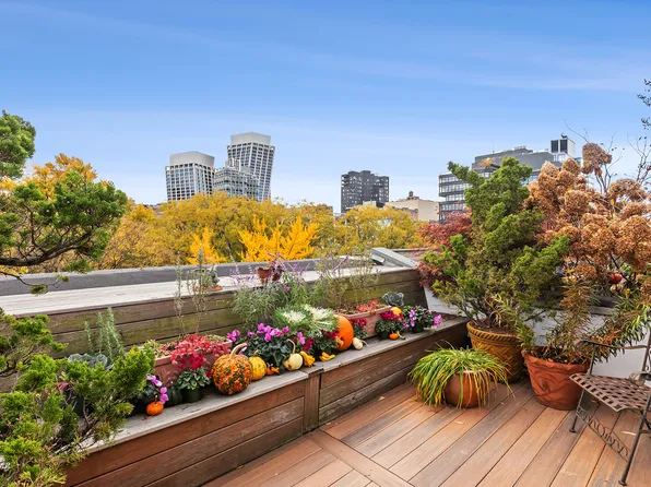 471 West 22nd Street image 2 of 11