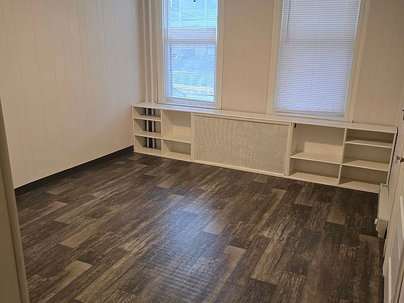3rd image of 1107 W King St Unit 1