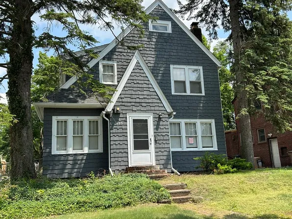 425 W Iroquois Rd, Pontiac, MI 48341