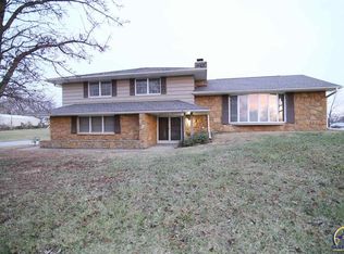 1215 NW Porta Dr, Topeka, KS 66618