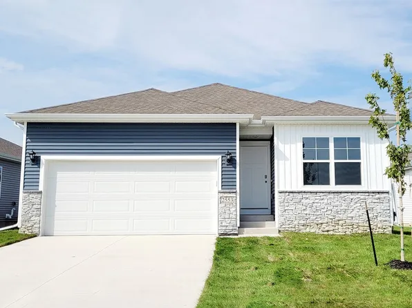 2202 N 7th St, Indianola, IA 50125