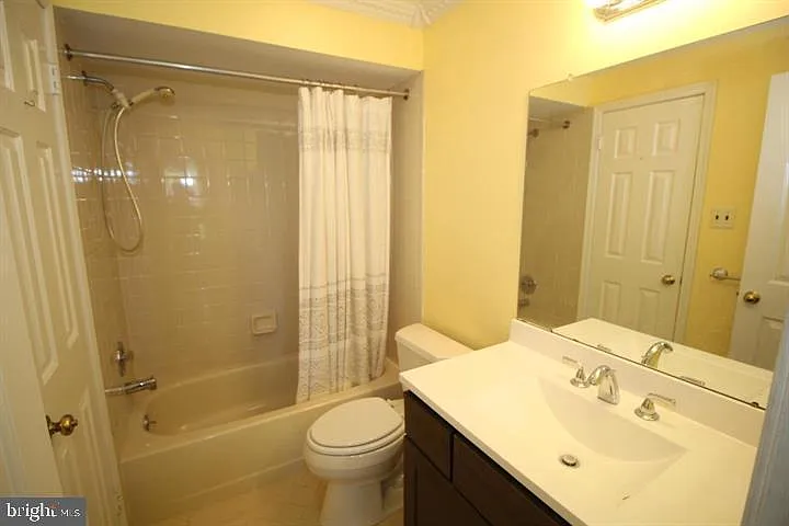 681A Rose Hollow Dr — Photo 12