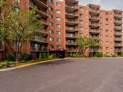 1 Bloomingdale Pl APT 816, Bloomingdale, IL, 60108