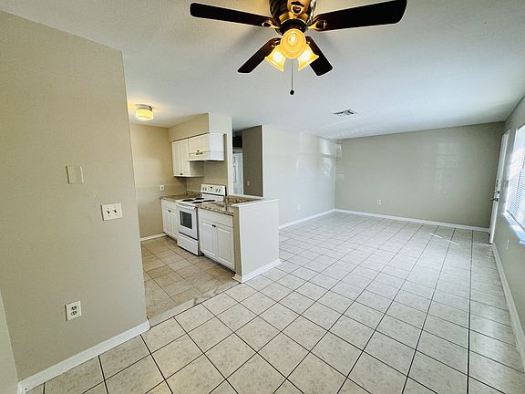4th image of 1809 Bronson Dr #A