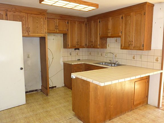 2nd image of 625 Alameda Dr