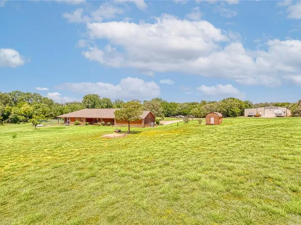 11221 N 1960th Cir, Elk City, OK 73644