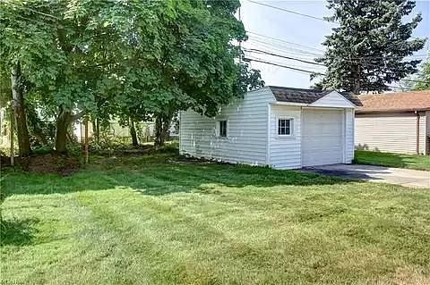 3rd image of 3207 Park Dr
