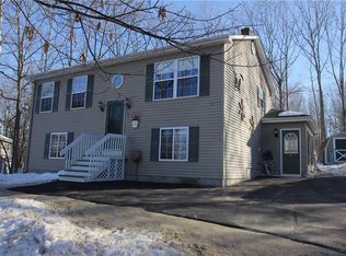 14 Westview Dr, Lewiston, ME 04240