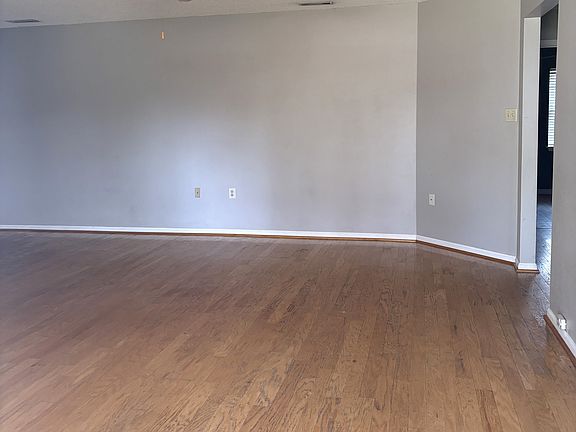 3rd image of 1532 Myrtle St
