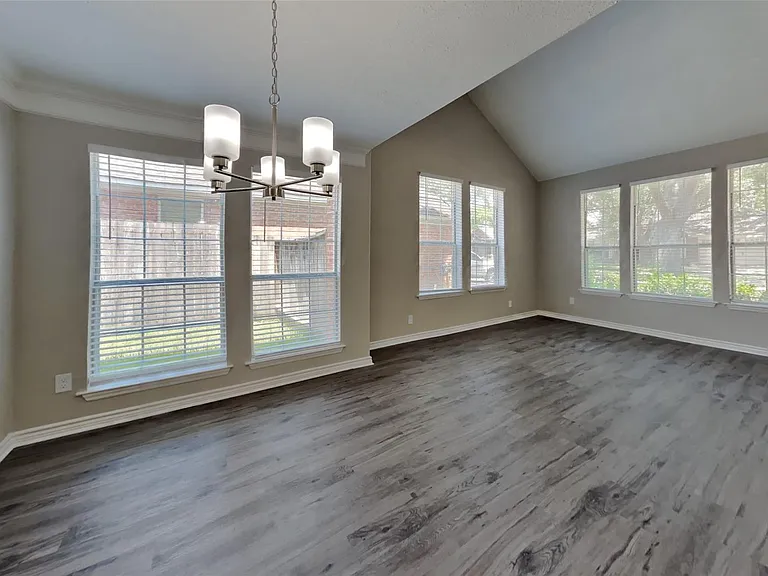 1211 Atlanta Dr — Photo 13