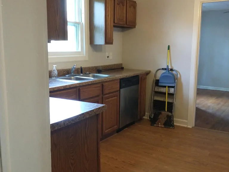 118 2nd Ave — Photo 11