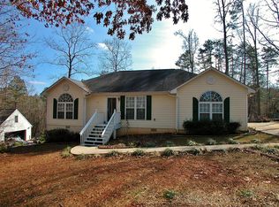 3940 Pine Shore Cir, Gainesville, GA 30501
