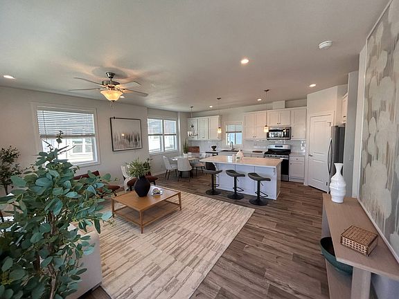 5th image of 3444 W Center St #10