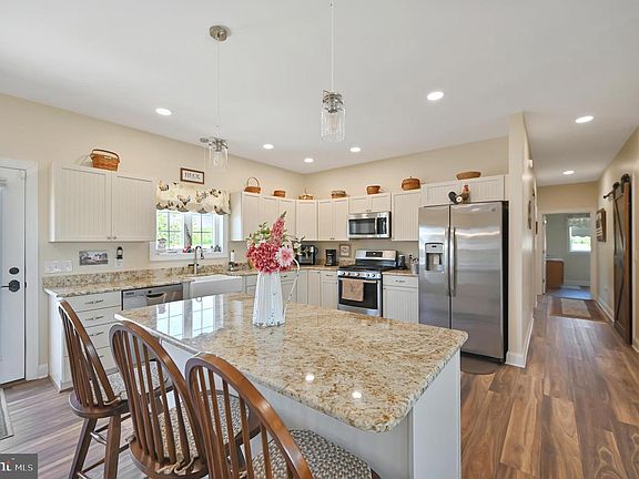 5th image of 21176 Pepper Rd