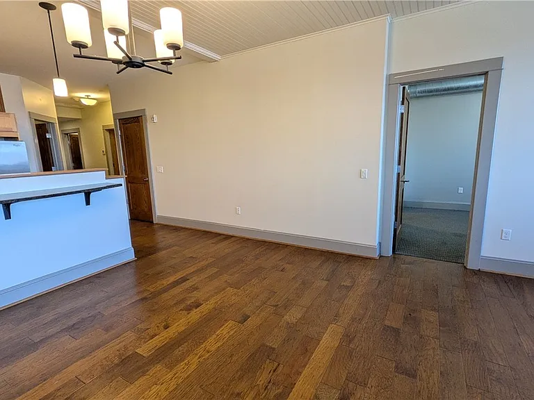 149 Swan St #404 — Photo 8