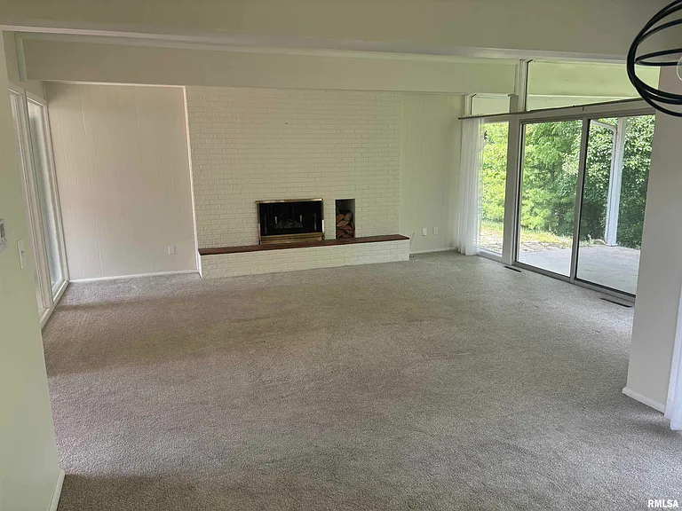 1329 W Holly Hedges Dr — Photo 2