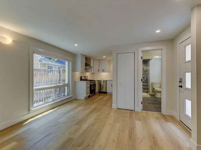 616 Marine St. — Photo 9