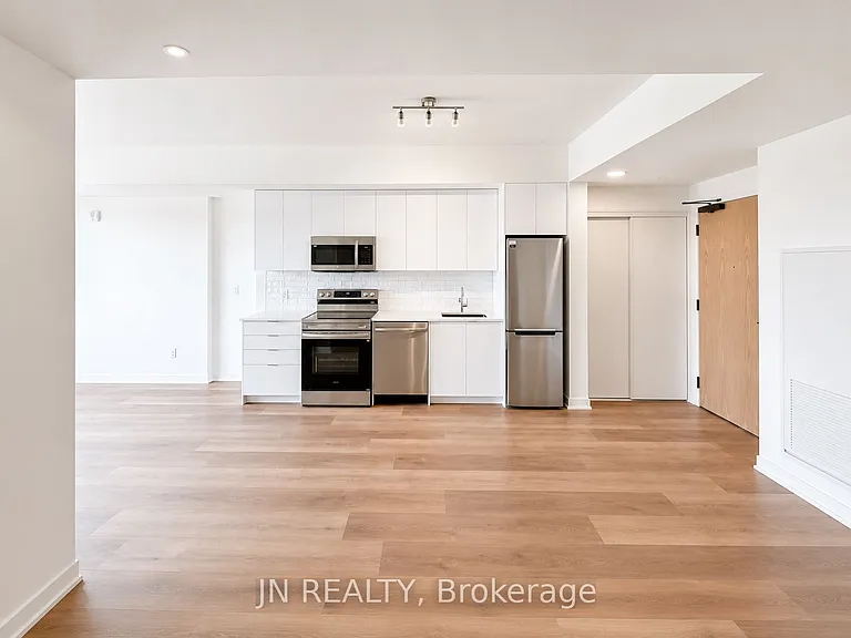 33 Erie Ave #605 — Photo 7