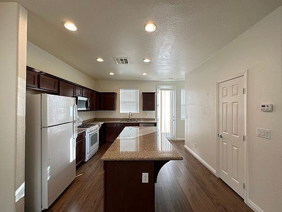 3rd image of 4475 Days Creek Ave