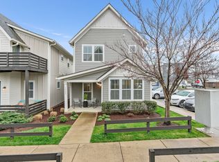 1005 Treaty Oaks Dr, Nashville, TN 37209