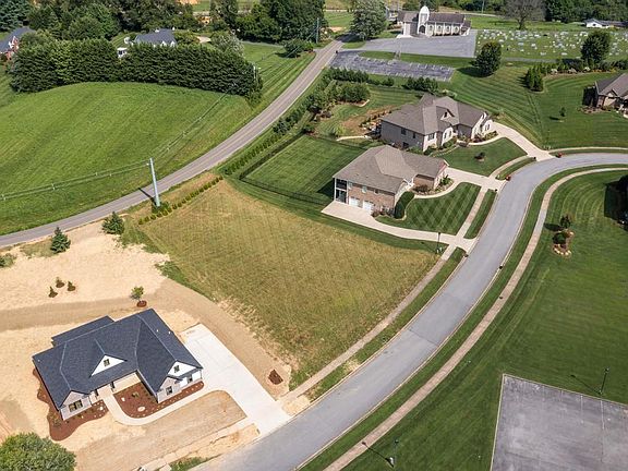 2nd image of Hayfield Dr