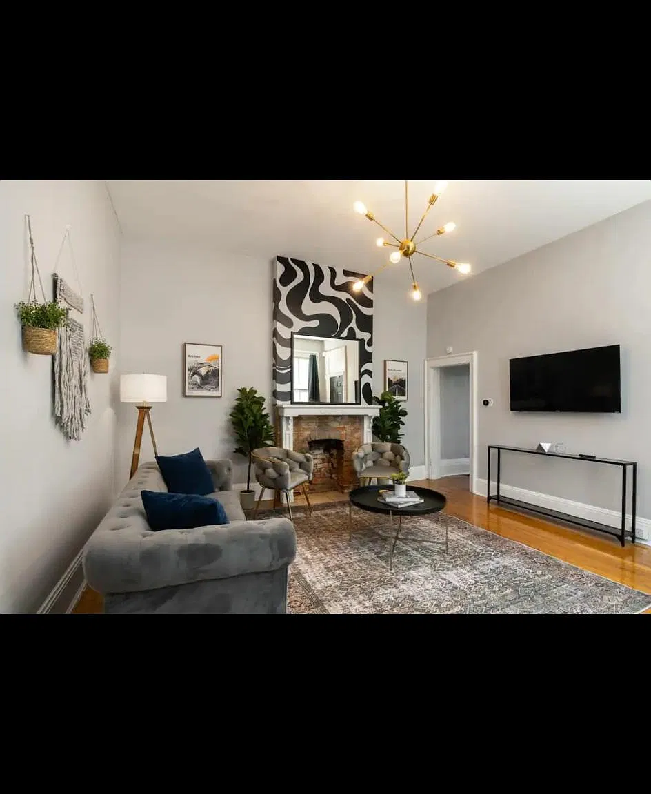 1119 Russell St — Photo 2