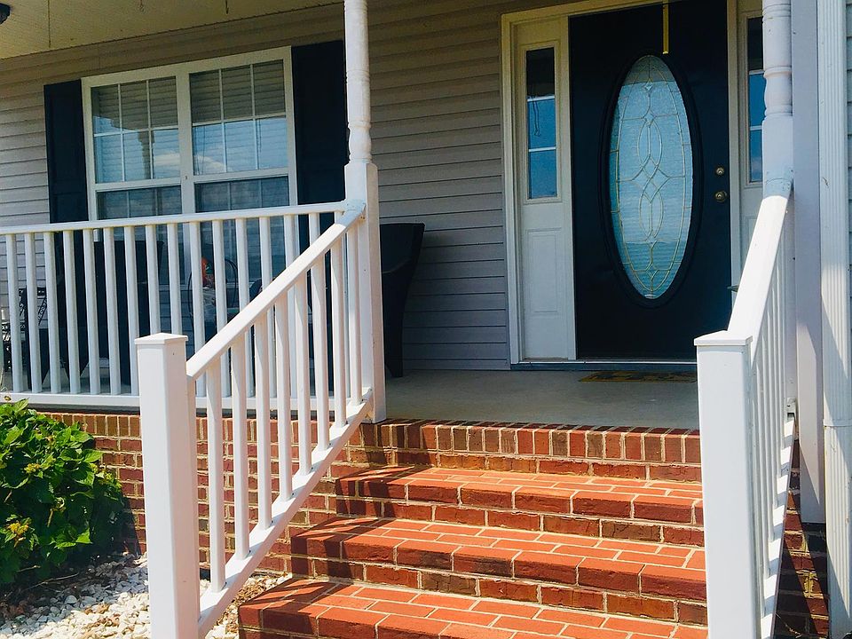 2nd image of 113 Brooklyn Cir