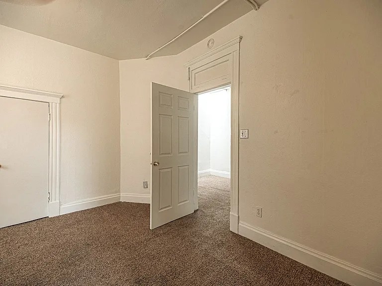 207 Midway Ave — Photo 58